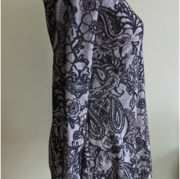 BKE Boutique Gray/Black Paisley Floral Long Sleeve Scoop Neck Blouse Large - Picture 3 of 5